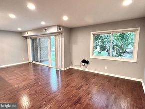 8002 Chanute Place 20/6, Falls Church VA 22042