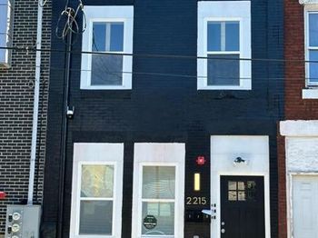 2215 N 10TH Street