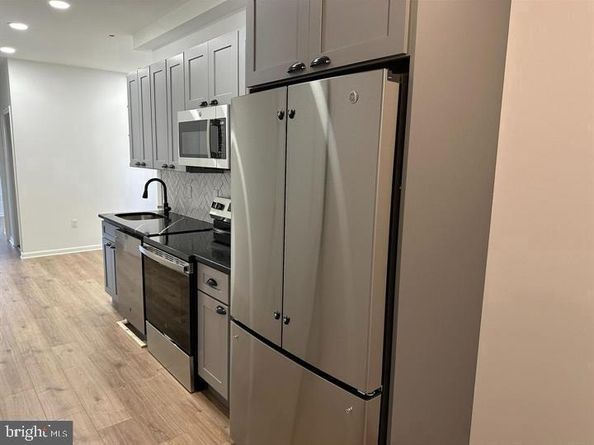 2215 N 10TH Street, Philadelphia PA 19133