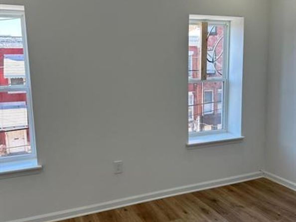 2215 N 10TH Street, Philadelphia PA 19133