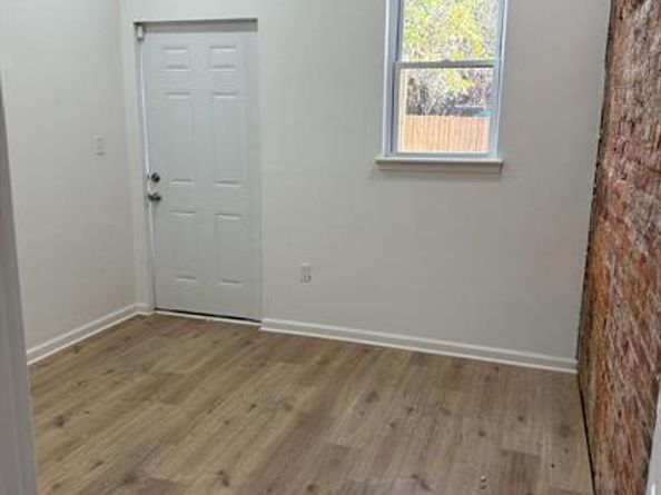 2215 N 10TH Street, Philadelphia PA 19133