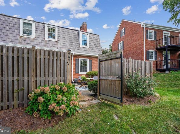 4642 31st Road S, Arlington VA 22206