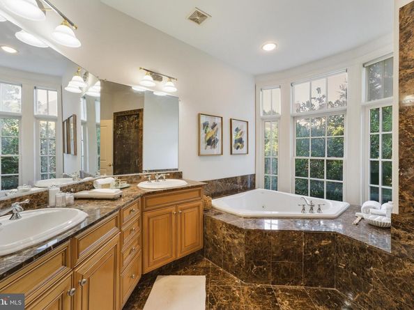 1480 Evans Farm Drive 202, Mclean VA 22101