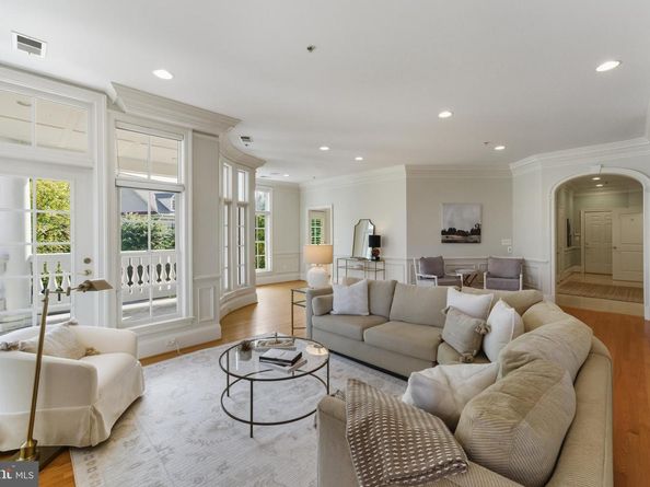 1480 Evans Farm Drive 202, Mclean VA 22101