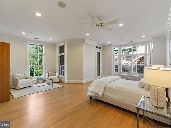 1480 Evans Farm Drive 202, Mclean VA 22101