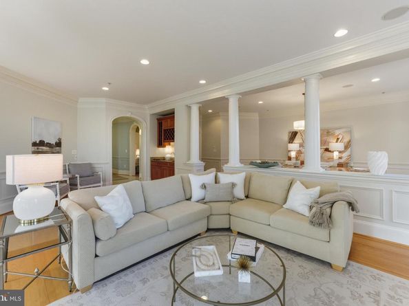 1480 Evans Farm Drive 202, Mclean VA 22101