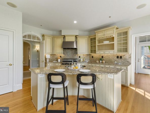 1480 Evans Farm Drive 202, Mclean VA 22101