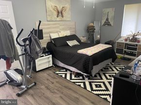 2845 Windsor Drive 302, Falls Church VA 22042
