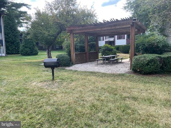 2845 Windsor Drive 302, Falls Church VA 22042
