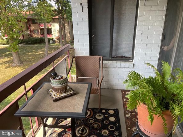 2845 Windsor Drive 302, Falls Church VA 22042
