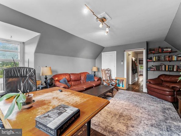1001 E Willow Grove Avenue, Glenside PA 19038