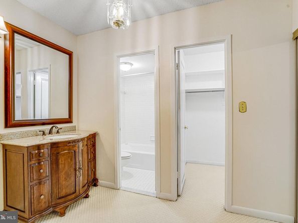 3709 S George Mason Drive T3E, Falls Church VA 22041