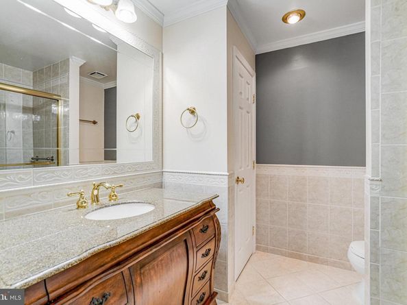 3709 S George Mason Drive T3E, Falls Church VA 22041