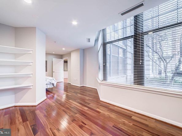 1021 N Garfield Street 117, Arlington VA 22201