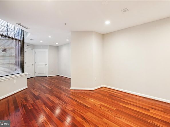 1021 N Garfield Street 117, Arlington VA 22201