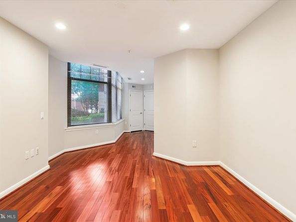 1021 N Garfield Street 117, Arlington VA 22201