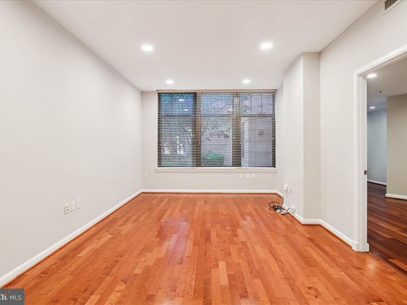 1021 N Garfield Street 117, Arlington VA 22201