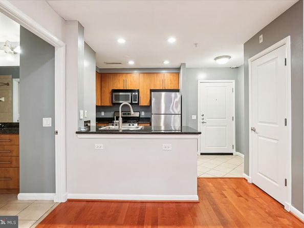 1021 N Garfield Street 117, Arlington VA 22201