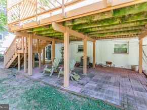 905 W Poplar Road, Sterling VA 20164