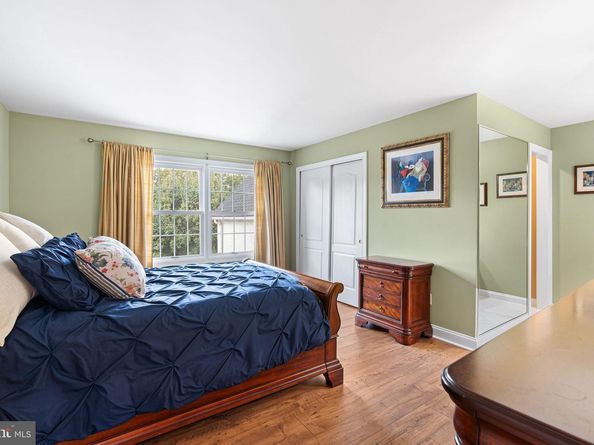 2 Old Barn Court, Newtown PA 18940