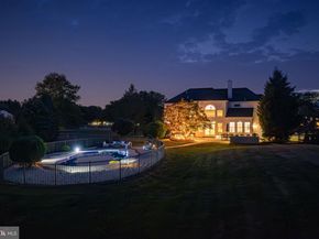2 Old Barn Court, Newtown PA 18940