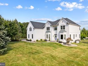 2 Old Barn Court, Newtown PA 18940