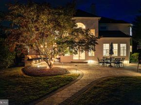 2 Old Barn Court, Newtown PA 18940