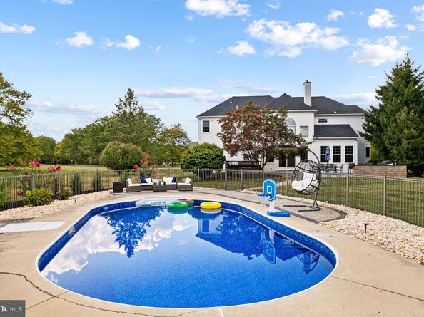 2 Old Barn Court, Newtown PA 18940