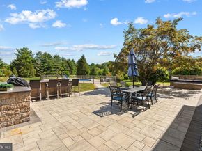 2 Old Barn Court, Newtown PA 18940