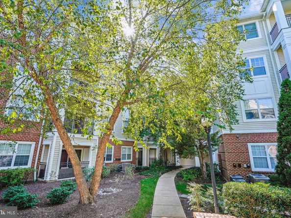 12953 Centre Park Circle 222, Herndon VA 20171