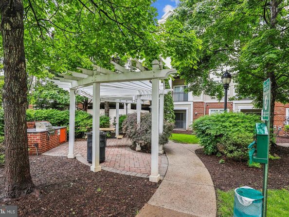 12953 Centre Park Circle 222, Herndon VA 20171