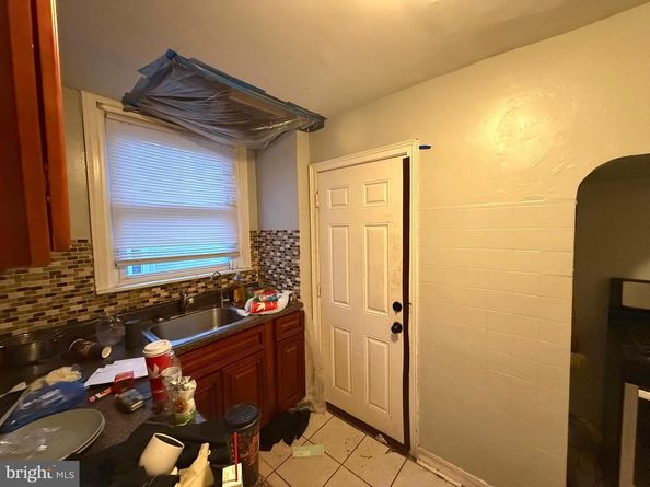 240 Glendale Road, Upper Darby PA 19082