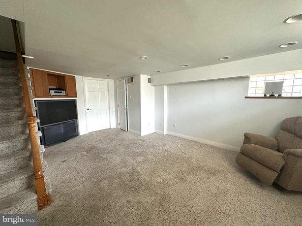 8137 Farnsworth Street, Philadelphia PA 19152