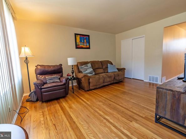 6019 N Warnock Street, Philadelphia PA 19141