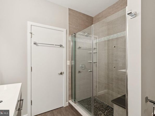 231 W Thompson Street, Philadelphia PA 19122