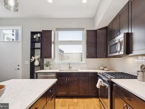 231 W Thompson Street, Philadelphia PA 19122
