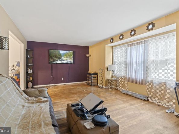 413 Alden Avenue, Morrisville PA 19067