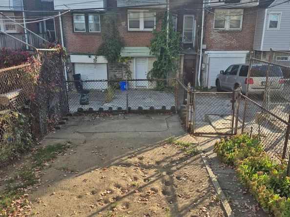 740 W Fisher Avenue, Philadelphia PA 19120