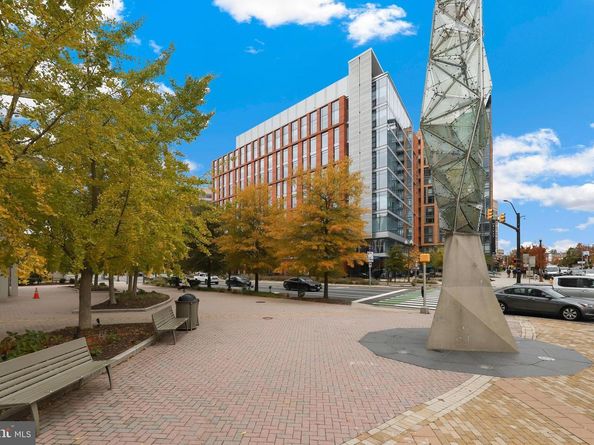 4307 2nd Road N 43074, Arlington VA 22203