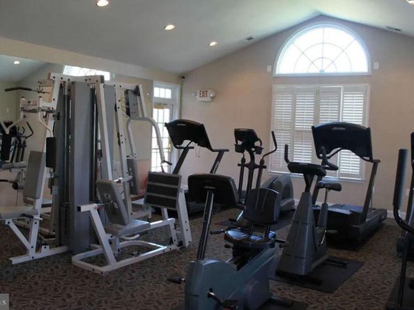 4307 2nd Road N 43074, Arlington VA 22203