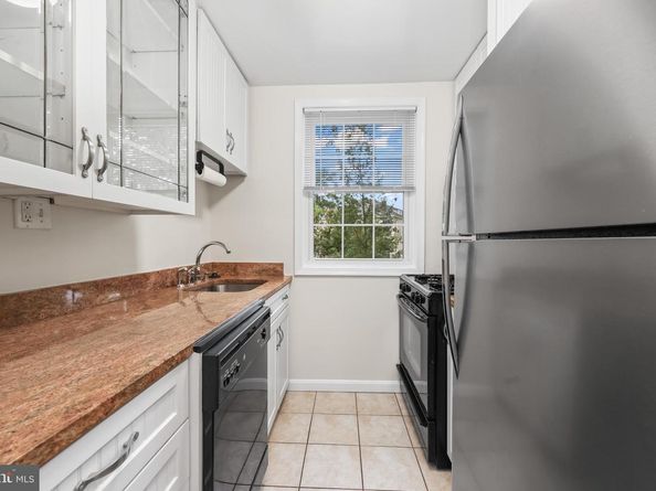 4307 2nd Road N 43074, Arlington VA 22203