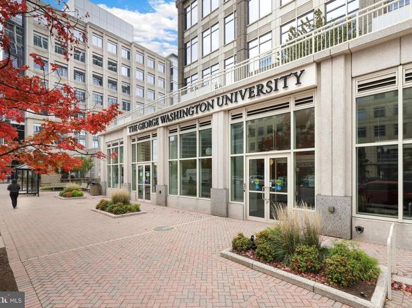 4307 2nd Road N 43074, Arlington VA 22203