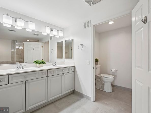 11776 Stratford House Place 1103, Reston VA 20190
