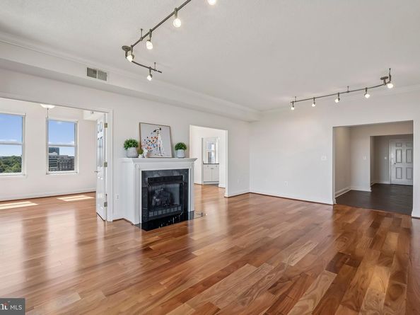 11776 Stratford House Place 1103, Reston VA 20190