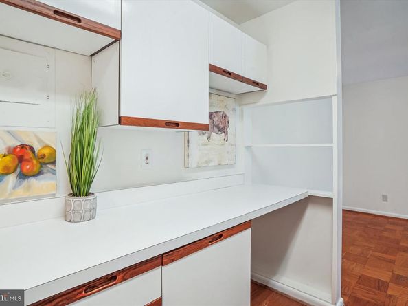 4977 Battery Lane 1319, Bethesda MD 20814