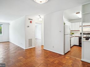 4977 Battery Lane 1319, Bethesda MD 20814