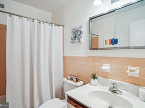 4977 Battery Lane 1319, Bethesda MD 20814