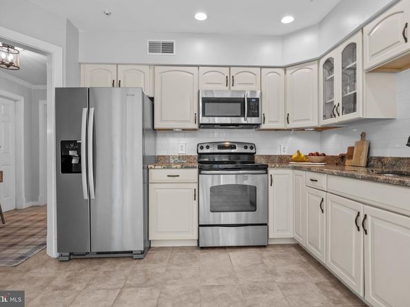 96 Sutphin Pines, Yardley PA 19067