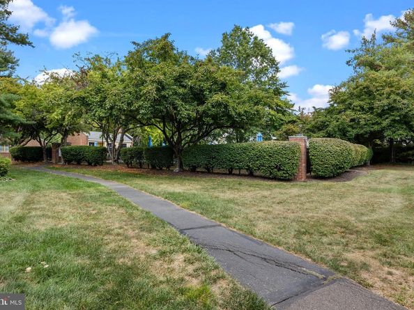 96 Sutphin Pines, Yardley PA 19067