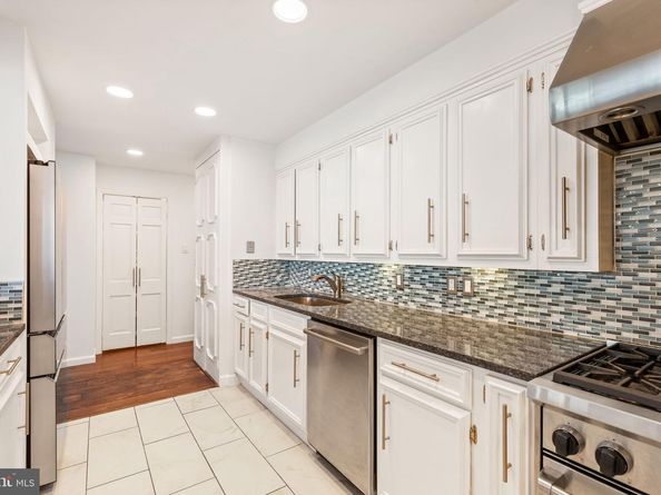 2700 Virginia Ave NW 1101, Washington DC 20037